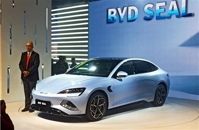 Faktori lòt bò dlo youn apre lòt: Aiways, SAIC, BYD anonse plan yo