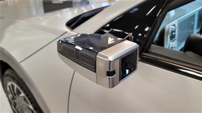 Musk repete ke Tesla pral elimine retwovizè fizik yo.