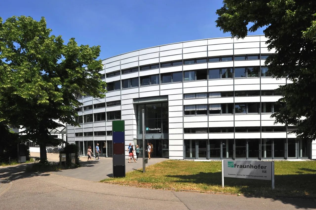 Fraunhofer ISE pwodui selil solè milti-junction ak 36.1% efikasite