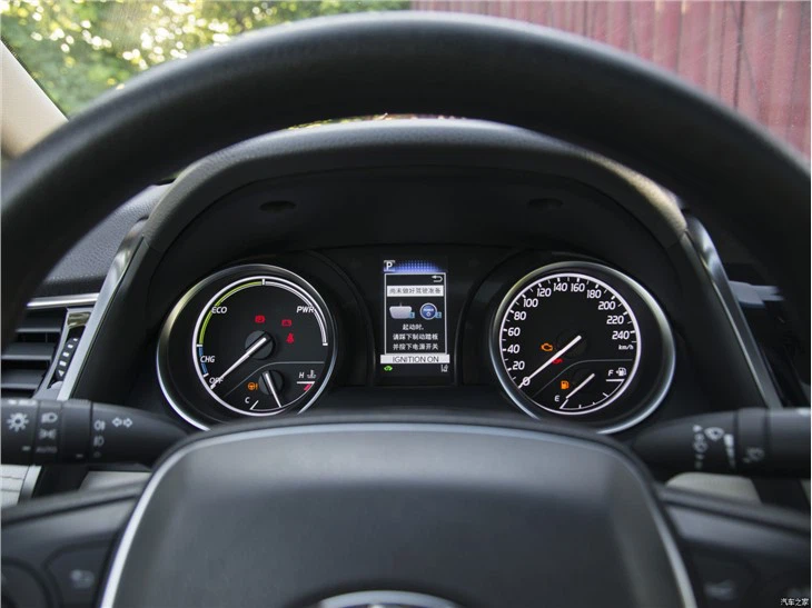 TOYOTA CAMRY 2.5HE
