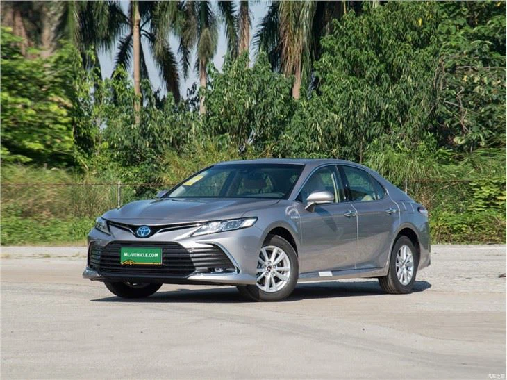 TOYOTA  CAMRY  2.5HE