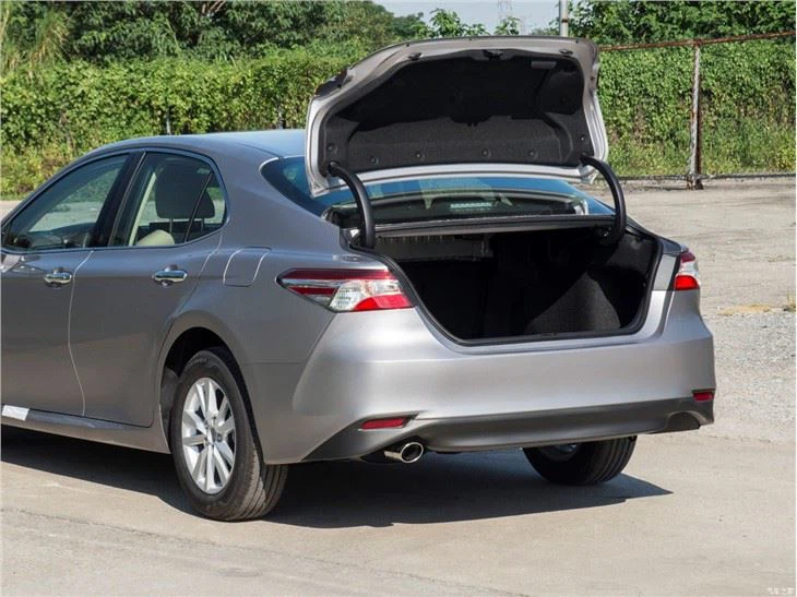 TOYOTA CAMRY 2.5HE